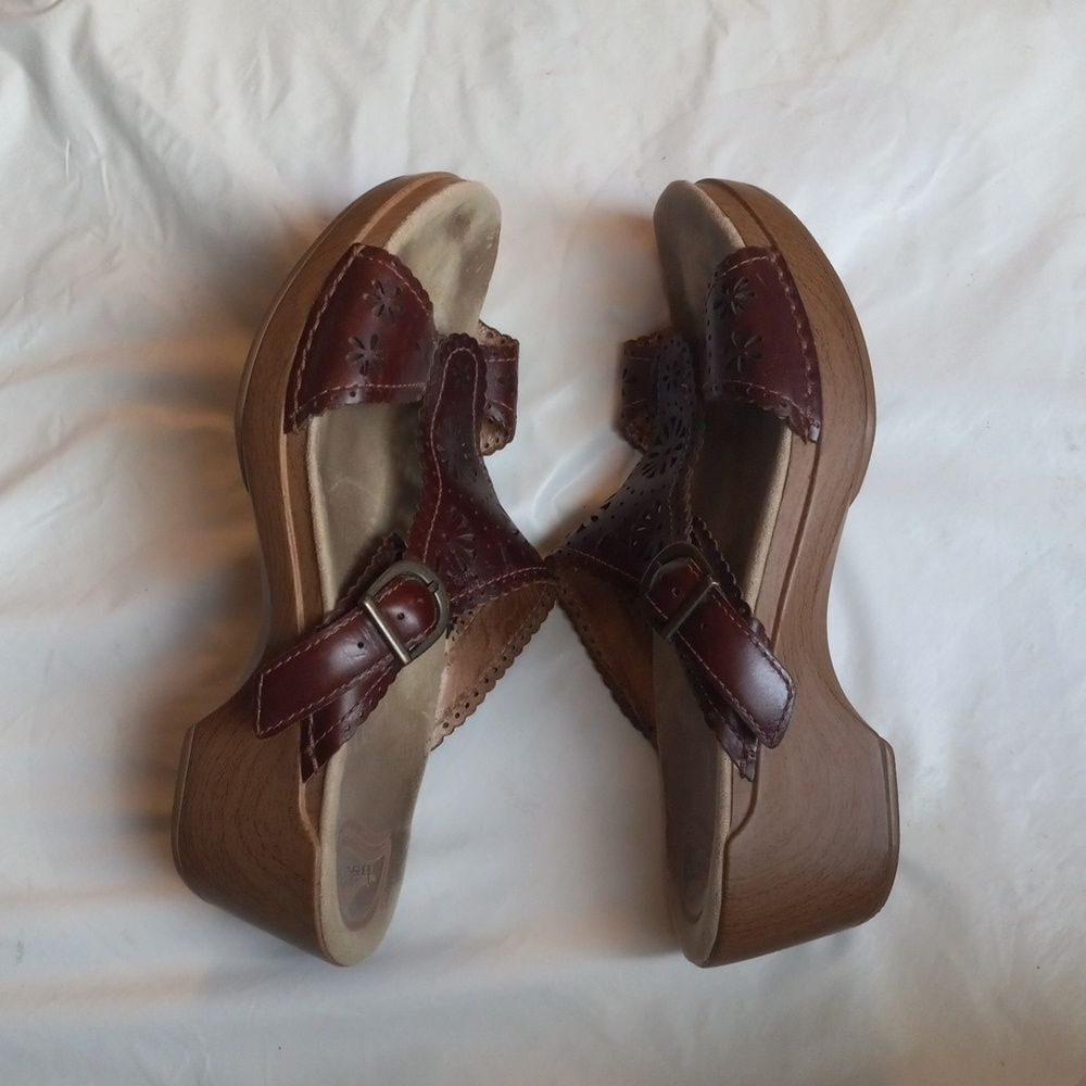 Dansko Wedge Sandals Brown Leather Slip On Wood Block Womens 40